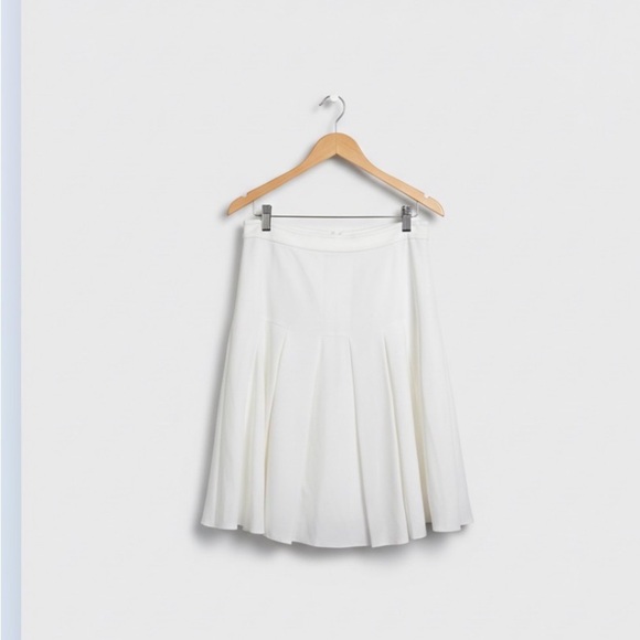 Karen Millen Dresses & Skirts - Karen Millen White Pleated A-Line Skirt Grosgrain Waistband US 6 NEW